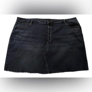 Old Navy Plus Size Women’s jean skirt with pockets size 28 NEW